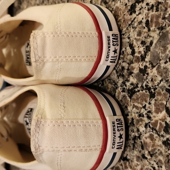 Converse All Stars Size 7 - Picture 4 of 6